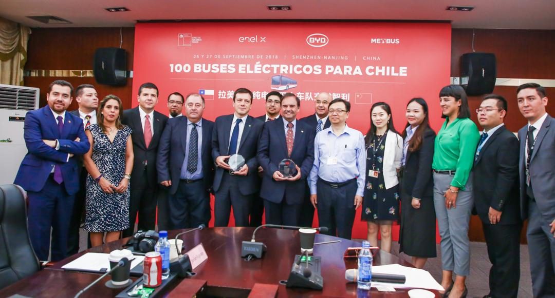 USM presente en China en muestra de cien buses eléctricos para el Transantiago