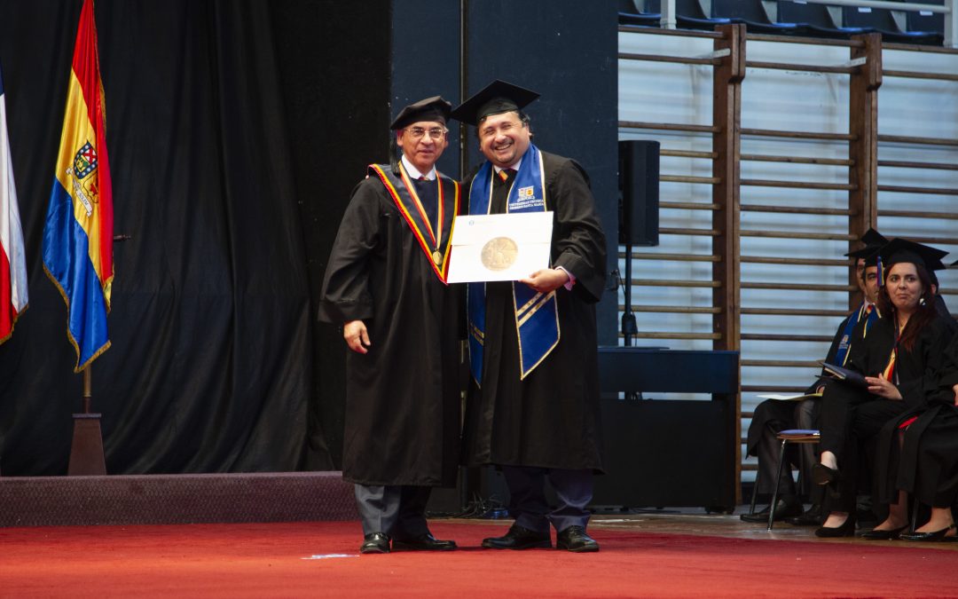 El profesor Ricardo Ciudad obtuvo el grado de MBA en la USM, y ya comenzó sus estudios doctorales.